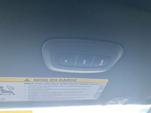 New 2026 Chrysler Pacifica Select image 21