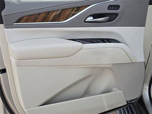 Certified 2023 Cadillac Escalade ESV Premium Luxury Platinum w/ LPO, Radiant Package image 23