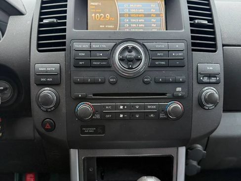 Used 2010 Nissan Pathfinder SE AWD/4WD image 11