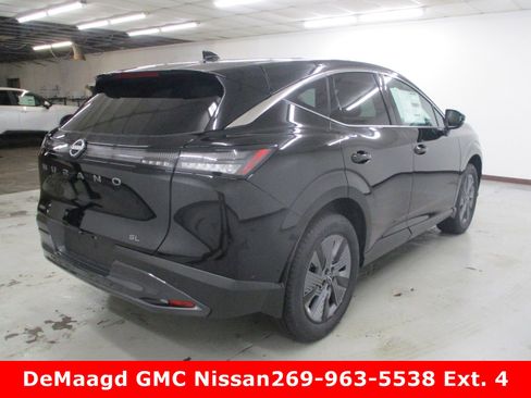 New 2025 Nissan Murano SL image 9