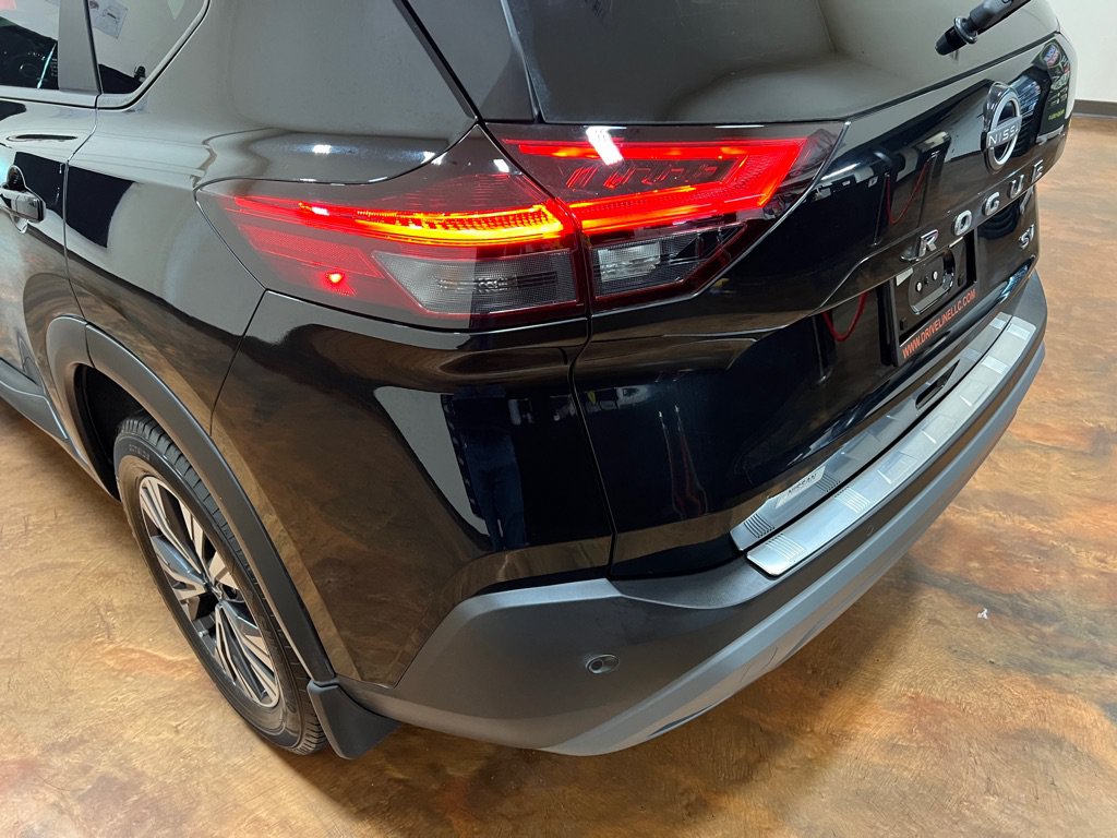 Used 2023 Nissan Rogue SV FWD image 43