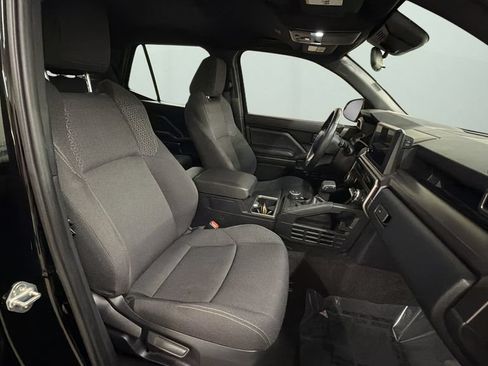 Used 2025 Toyota 4Runner SR5 AWD/4WD image 9
