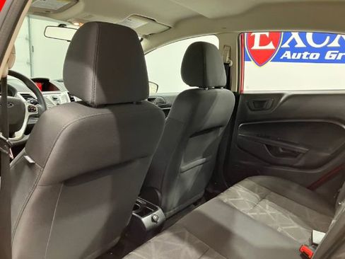 Used 2013 Ford Fiesta SE FWD image 29