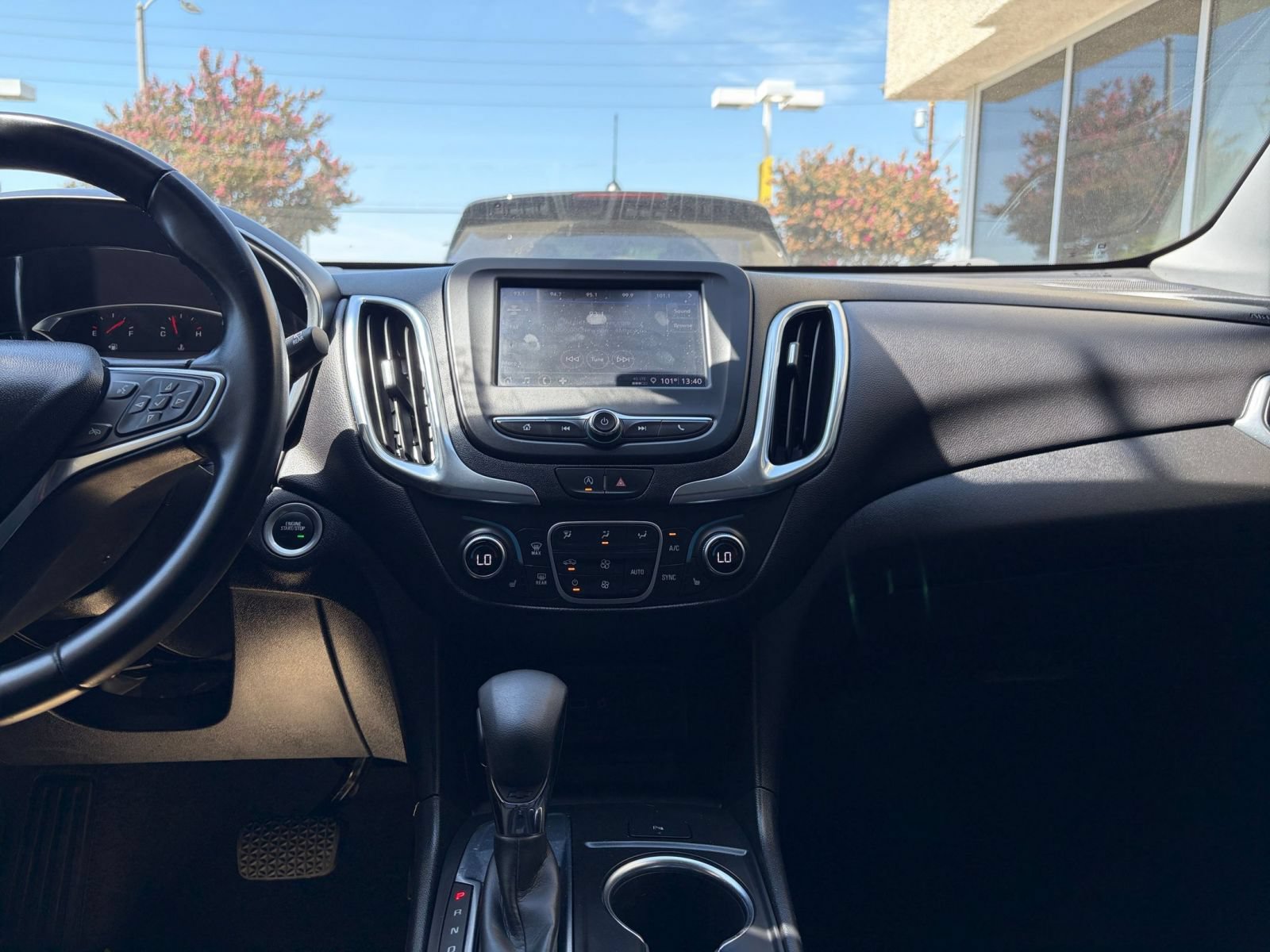 Used 2024 Chevrolet Equinox LT FWD image 16