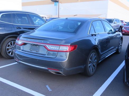 Used 2017 Lincoln Continental Premiere image 3