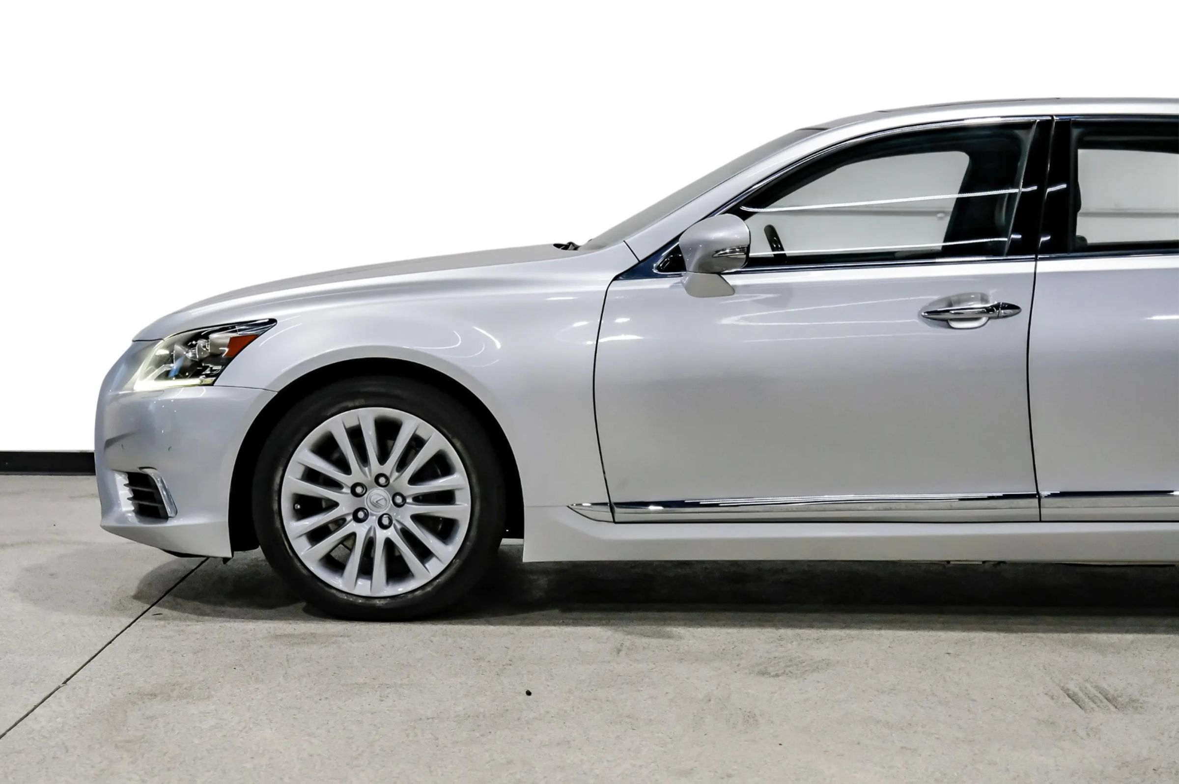 Used 2015 Lexus LS 460 L RWD image 10