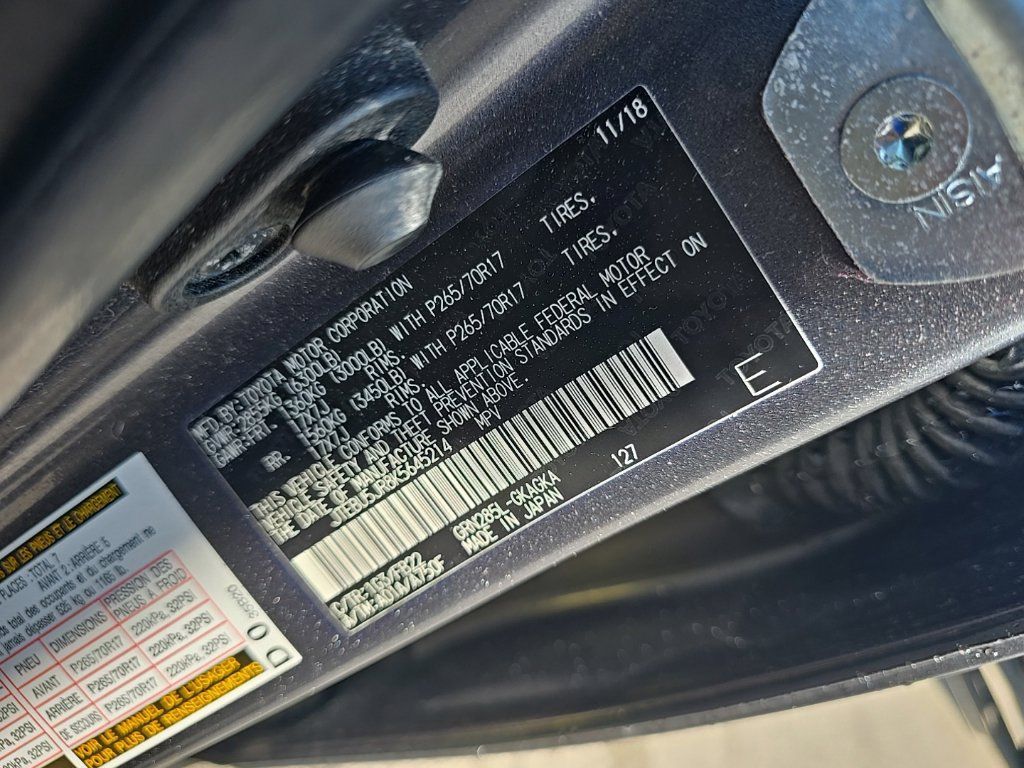 Used 2019 Toyota 4Runner SR5 AWD/4WD image 12