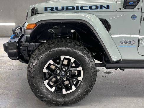 Used 2024 Jeep Wrangler Unlimited Rubicon 4xe AWD/4WD image 5