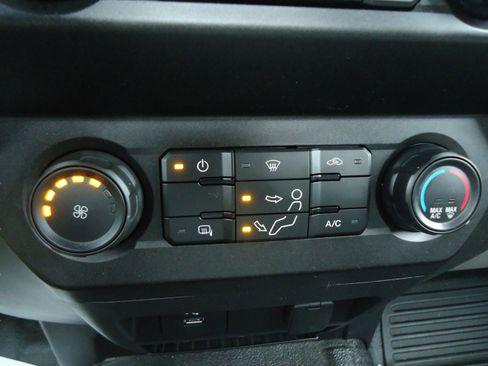 Used 2020 Ford F250 XL w/ Power Equipment Group image 18