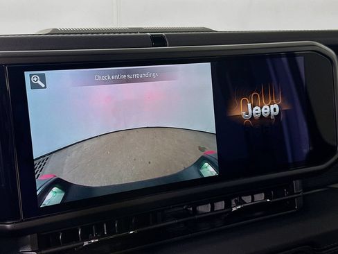 Used 2026 Jeep Gladiator Rubicon w/ Steel Power Dome Hood Package AWD/4WD image 10