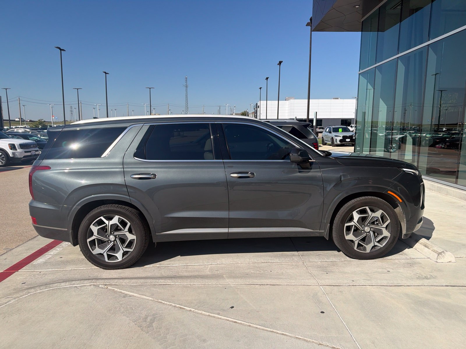 Used 2022 Hyundai Palisade Calligraphy FWD image 4