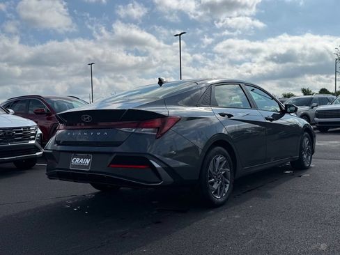 Used 2024 Hyundai Elantra SEL FWD image 5