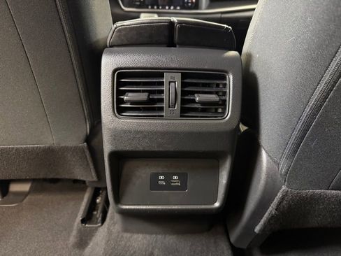 Used 2023 Nissan Rogue SV image 16