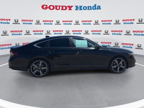 Used 2024 Honda Accord Sport image 9