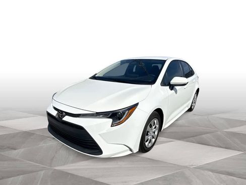 Used 2024 Toyota Corolla LE FWD image 4