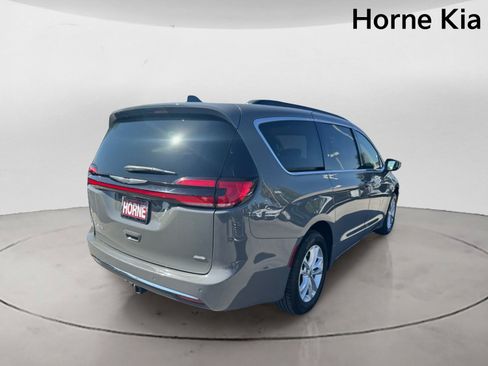 Used 2021 Chrysler Pacifica Touring w/ Cold Weather Group AWD/4WD image 4
