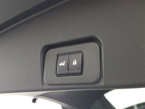 New 2025 Nissan Rogue Platinum w/ Platinum Premium Package image 11