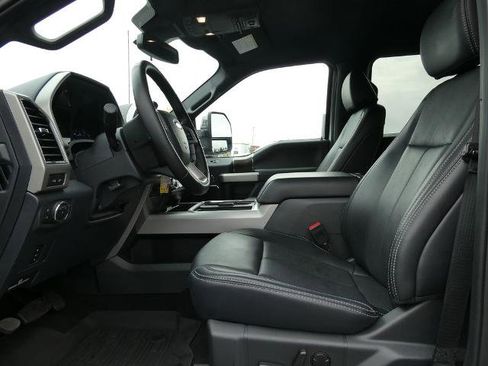 Certified 2022 Ford F350 Lariat w/ Chrome Package image 21