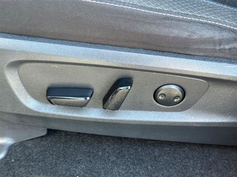 Used 2022 Nissan Pathfinder SV image 27