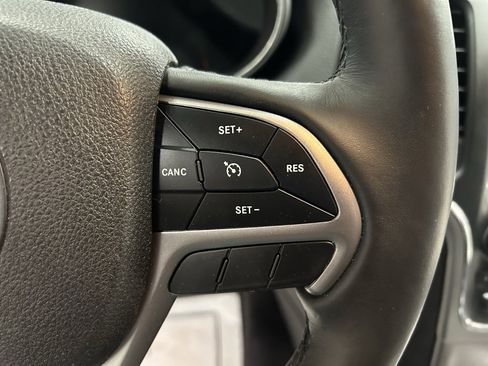 Used 2018 Jeep Grand Cherokee Altitude image 11