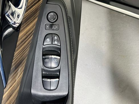 Used 2018 Nissan Maxima Platinum FWD image 18