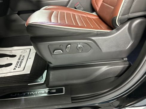 Used 2025 GMC Sierra 3500 Denali Ultimate image 13