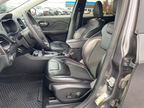 Used 2022 Jeep Cherokee Trailhawk w/ Comfort/Convenience Group image 15