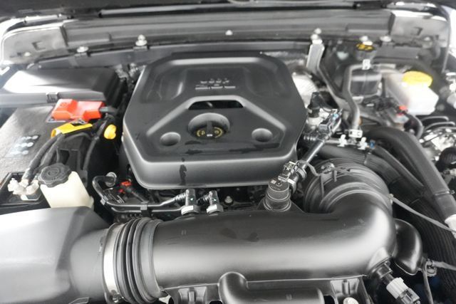 Used 2025 Jeep Wrangler Sport AWD/4WD image 29
