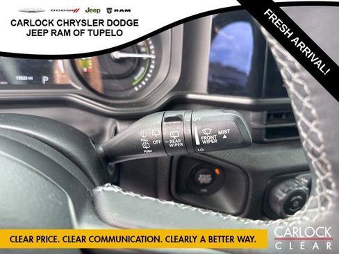 Used 2025 Jeep Wrangler Sport image 17