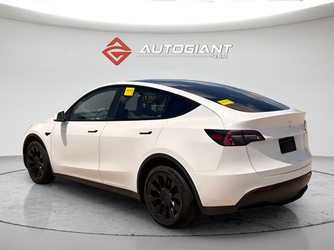Used 2022 Tesla Model Y Long Range AWD/4WD image 4