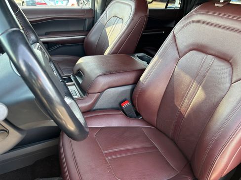 Used 2023 Ford Expedition Max Limited image 23