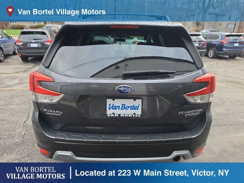 Used 2021 Subaru Forester Touring image 6