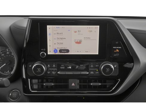 Used 2023 Toyota Highlander XLE image 10