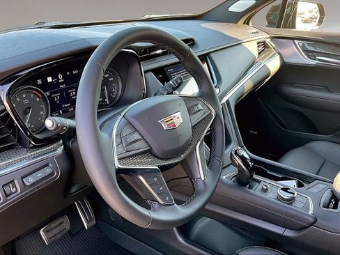 New 2026 Cadillac XT5 Sportv w/ LPO, Floor Liner Package AWD/4WD image 6