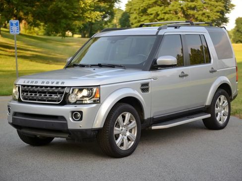 Used 2016 Land Rover LR4 HSE Silver Edition AWD/4WD image 12
