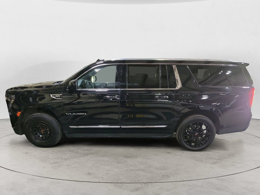 Used 2022 GMC Yukon XL SLT AWD/4WD image 2
