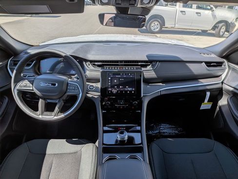 New 2026 Jeep Grand Cherokee L 2WD image 15