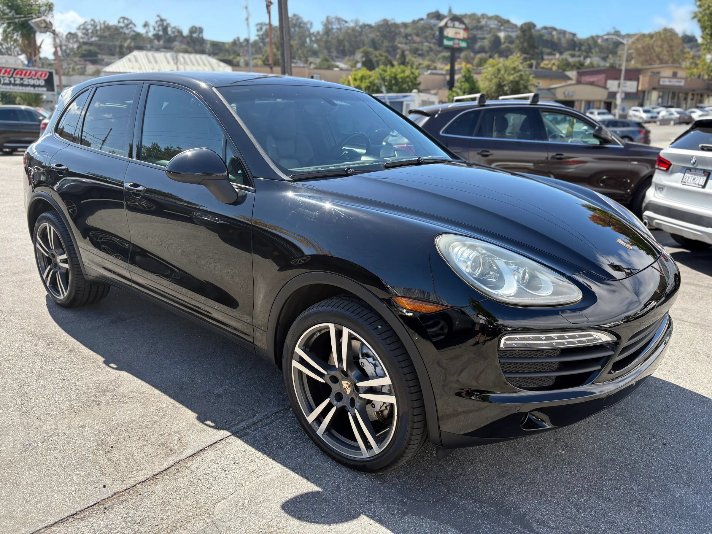 Used 2012 Porsche Cayenne S AWD/4WD image 1