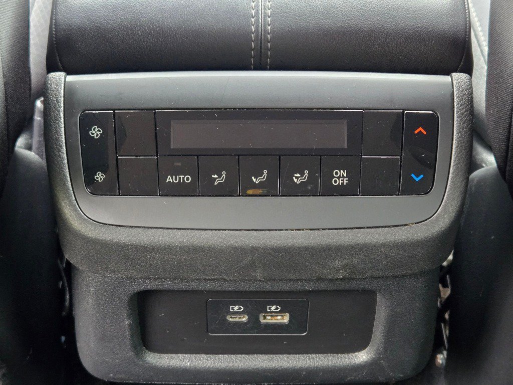 Used 2025 Nissan Pathfinder SV FWD image 20
