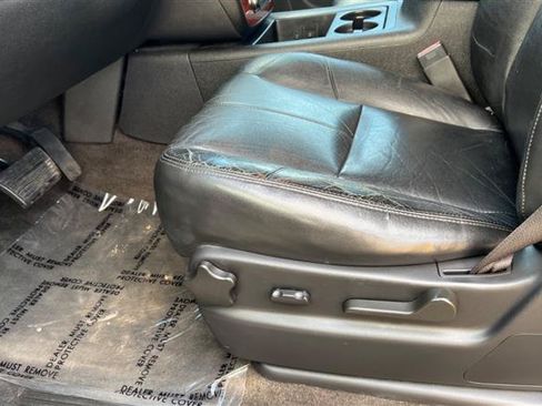 Used 2013 Chevrolet Avalanche LT RWD image 31