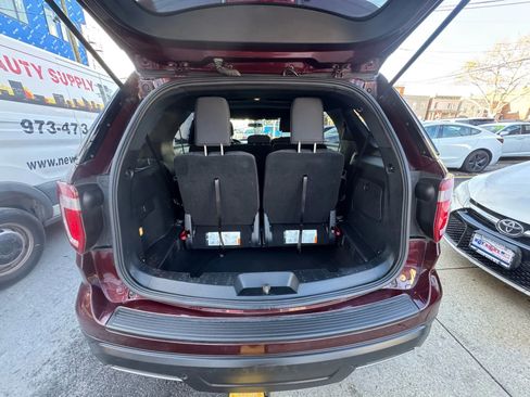 Used 2019 Ford Explorer XLT image 15