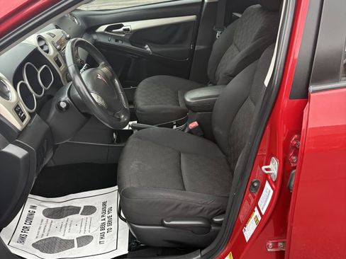 Used 2009 Pontiac Vibe w/ Sun And Sound Package image 7