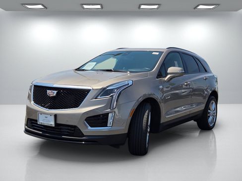 Certified 2023 Cadillac XT5 Sportv w/ Technology Package AWD/4WD image 8