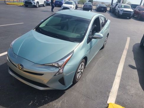 Used 2017 Toyota Prius Two image 3
