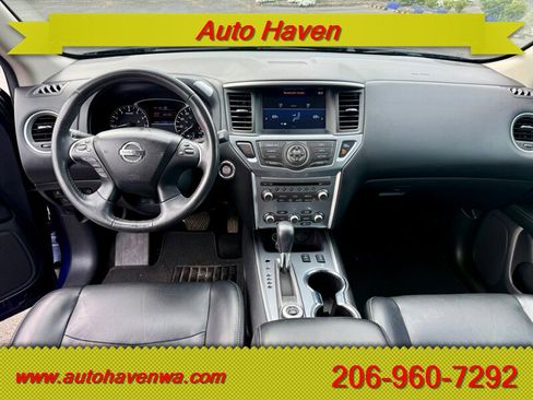 Used 2017 Nissan Pathfinder SL image 10