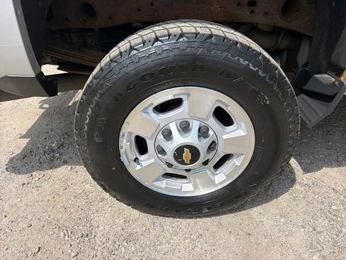 Used 2018 Chevrolet Silverado 2500 LT AWD/4WD image 30