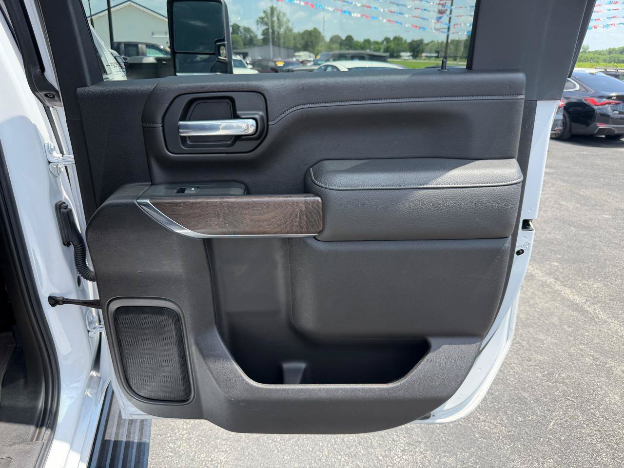 Used 2022 GMC Sierra 3500 Denali w/ Denali Ultimate Package AWD/4WD image 22
