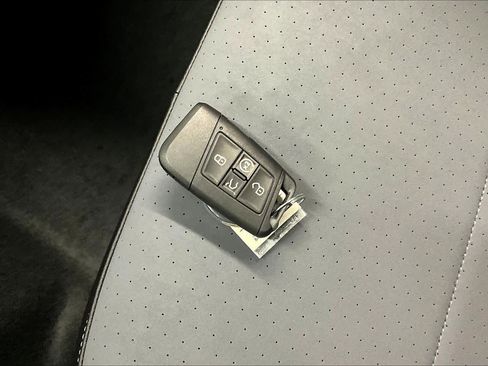 New 2026 Volkswagen Jetta SE image 32