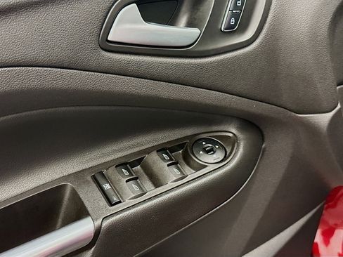 Used 2015 Ford Escape SE image 15