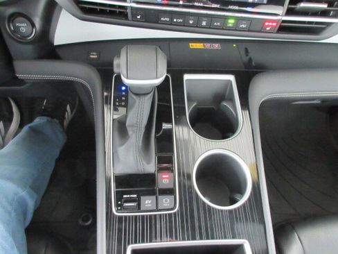 Used 2025 Toyota Sienna XSE w/ XSE Plus Package image 24